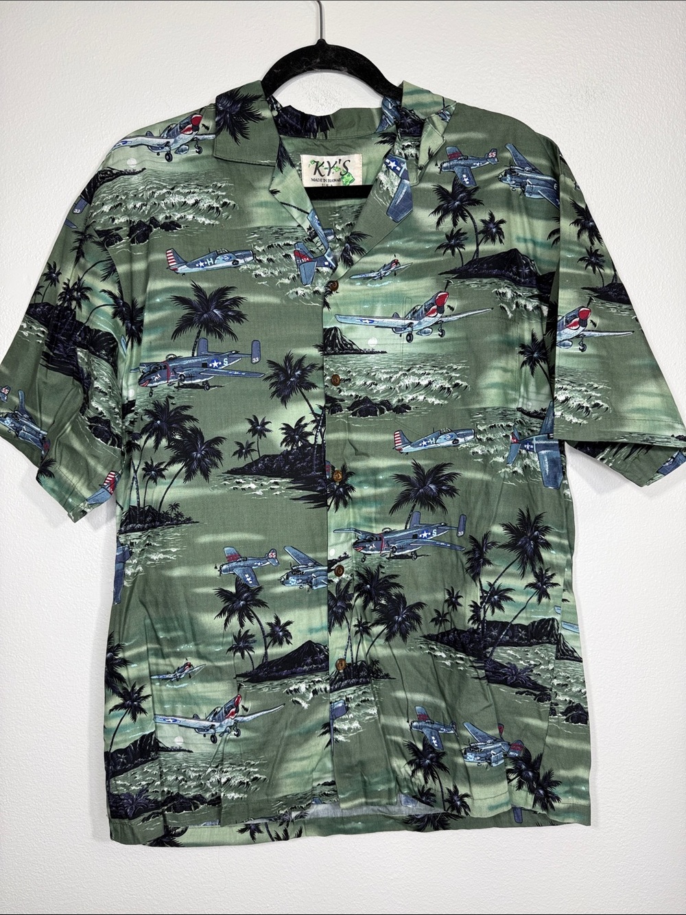 KY's Green Tropical Airplane Print Short-Sleeve Button-Up Shirt